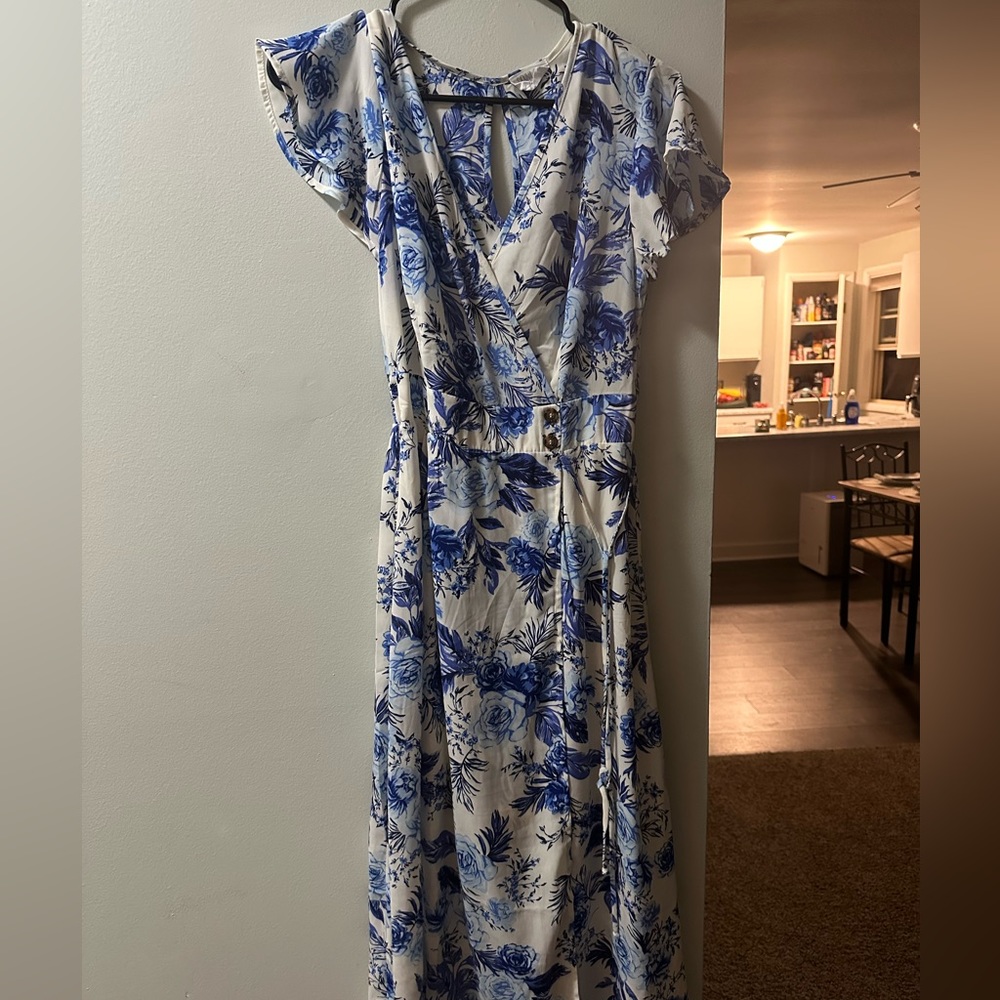 Size medium dress. Worn once. Got so many compliments.